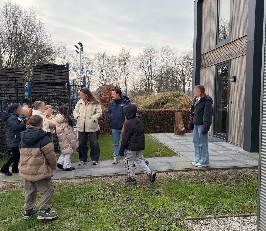 Symo Bouw bezoek leerlingen